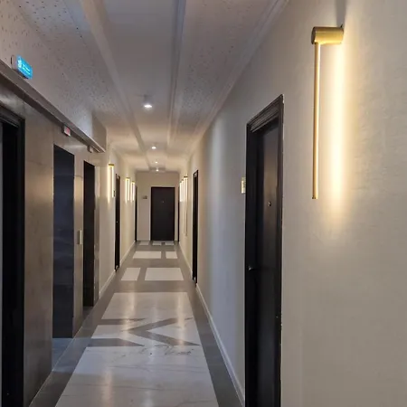 Lilly Axxis Nova - Cu La Mare