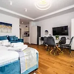 Lilly Axxis Beach - Sea View Studio Мамая