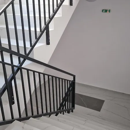 Lilly Studio Axxis Beach Mamaia