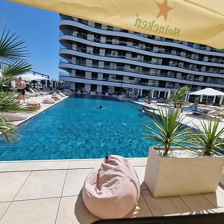 Lilly Axxis Nova - Cu La Mare *